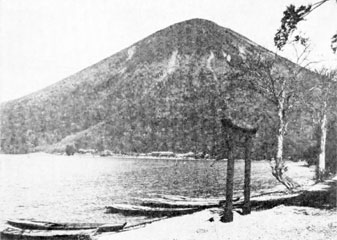男体山